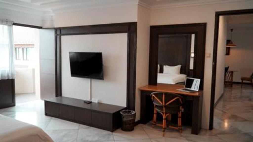 Bentani Hotel & Residence จิเรบอน ภายนอก รูปภาพ