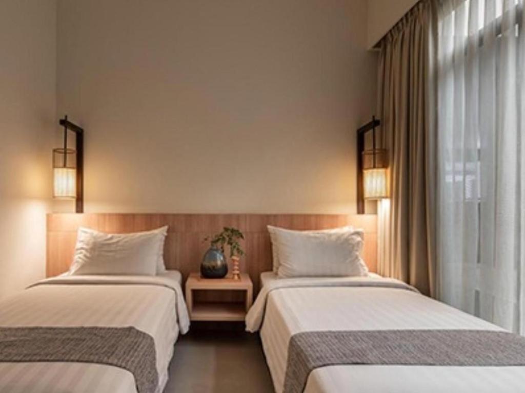 Bentani Hotel & Residence จิเรบอน ภายนอก รูปภาพ