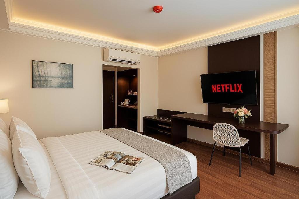 Bentani Hotel & Residence จิเรบอน ภายนอก รูปภาพ