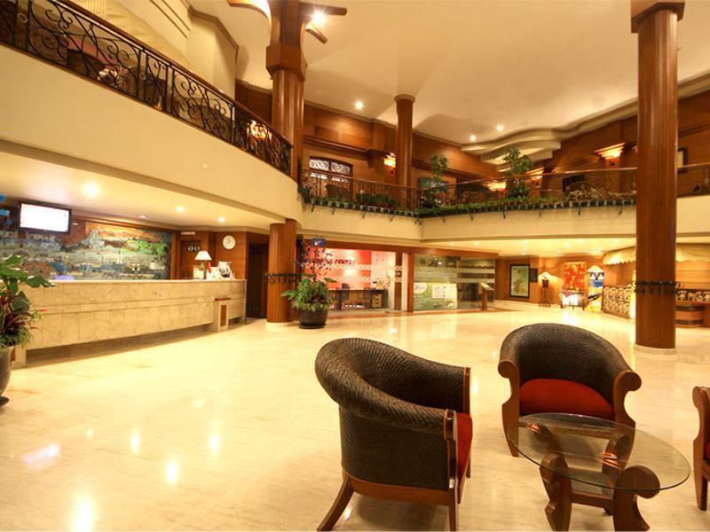 Bentani Hotel & Residence จิเรบอน ภายนอก รูปภาพ