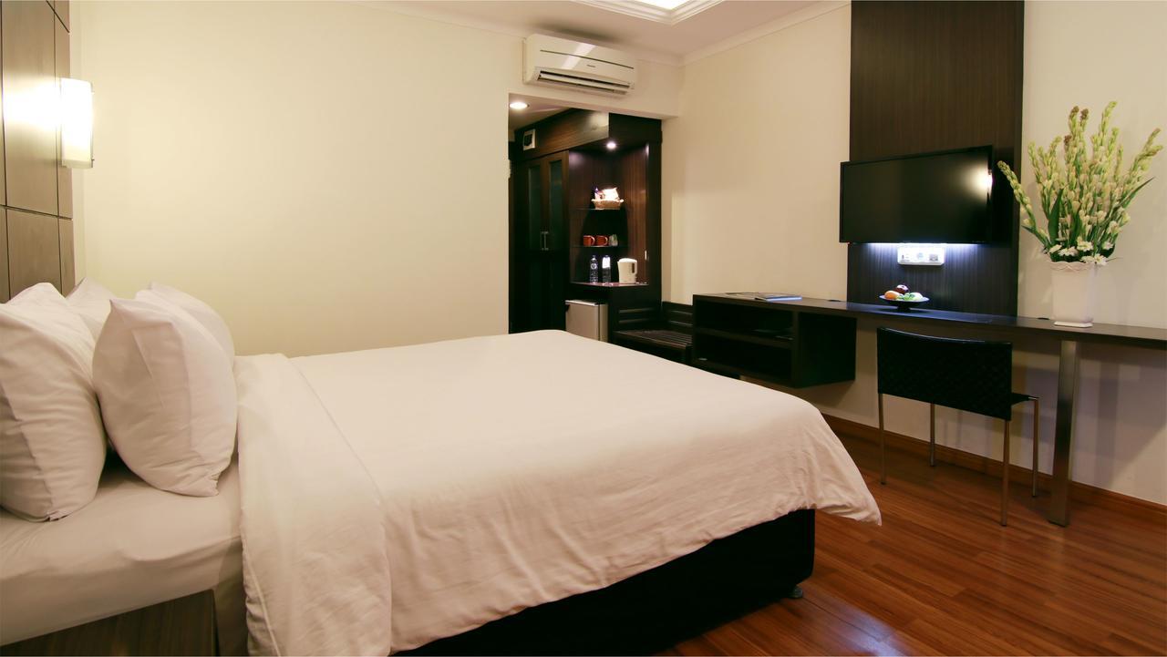 Bentani Hotel & Residence จิเรบอน ภายนอก รูปภาพ