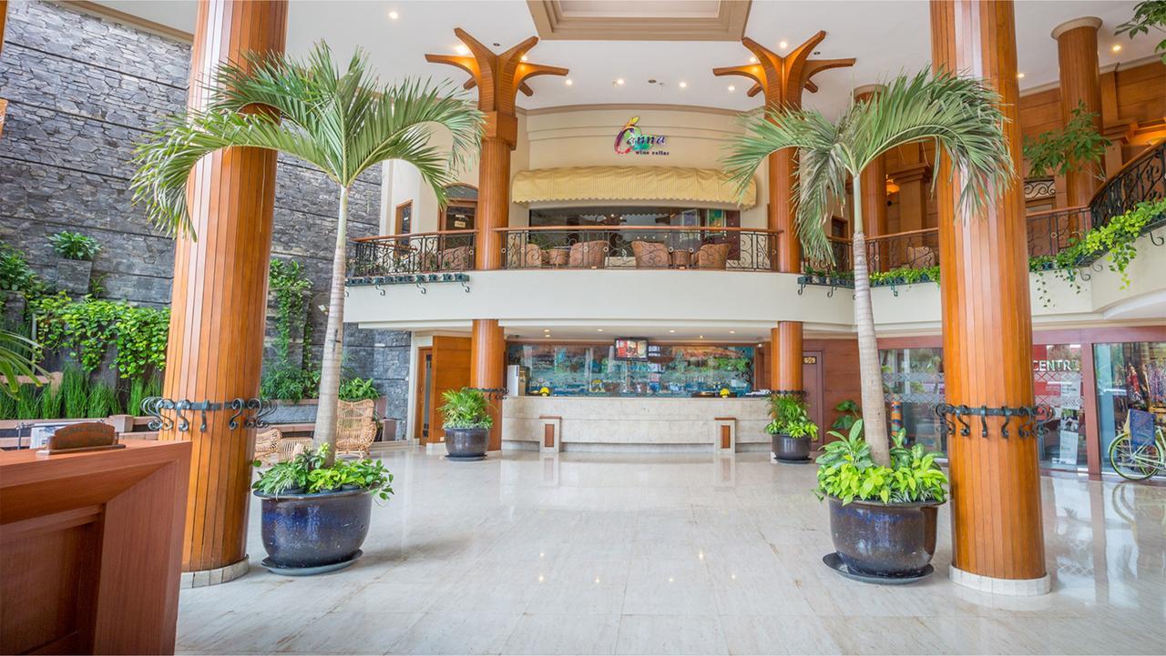 Bentani Hotel & Residence จิเรบอน ภายนอก รูปภาพ