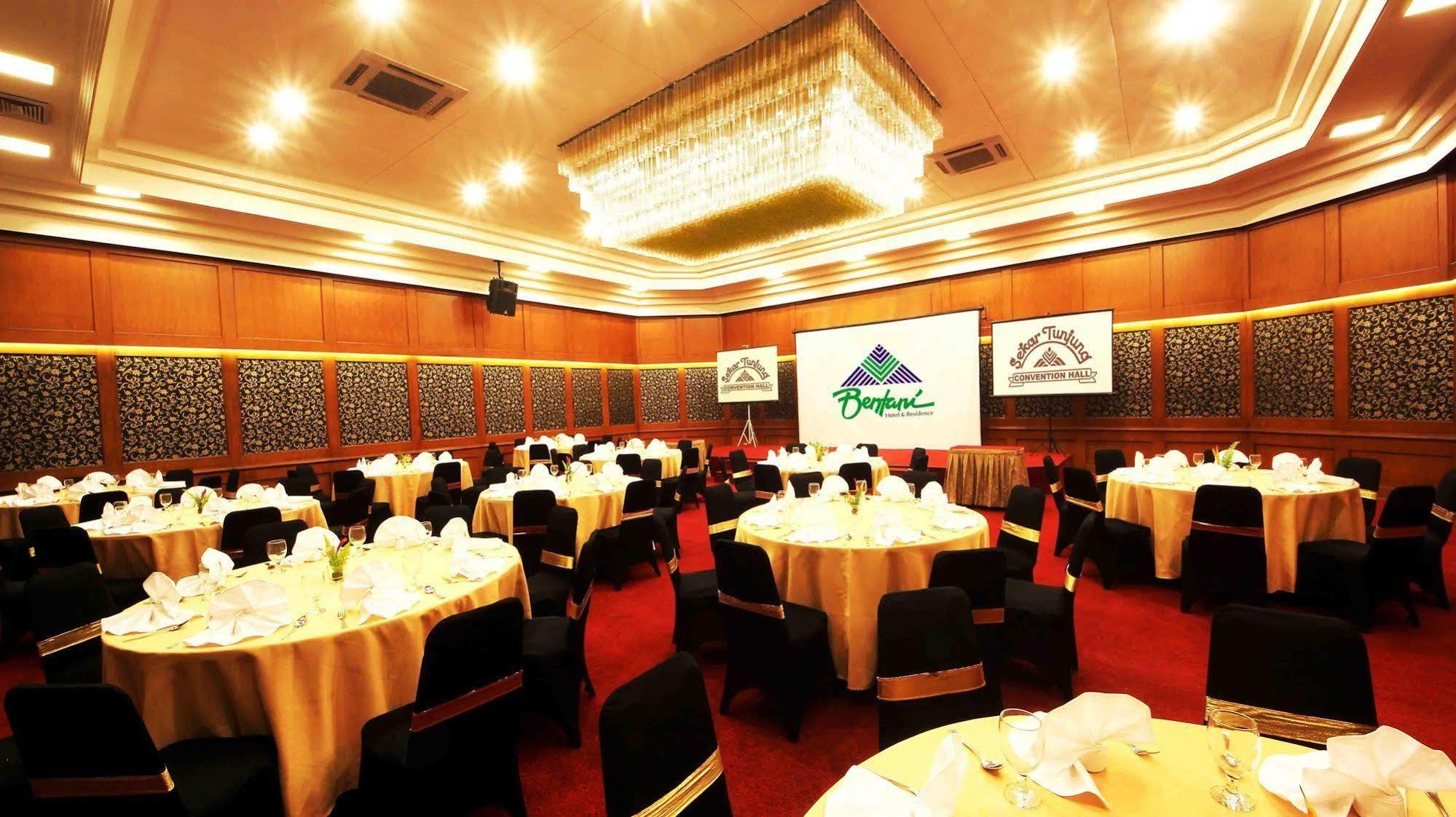 Bentani Hotel & Residence จิเรบอน ภายนอก รูปภาพ